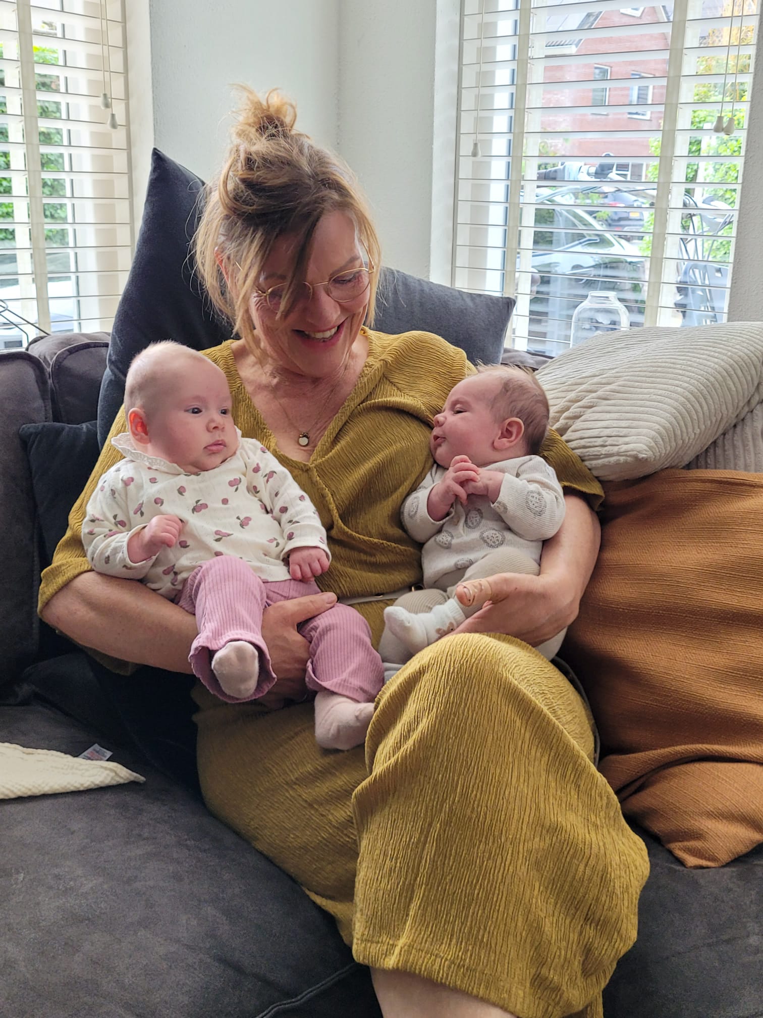 Afbeelding van Oma met Laurien en Aron 
